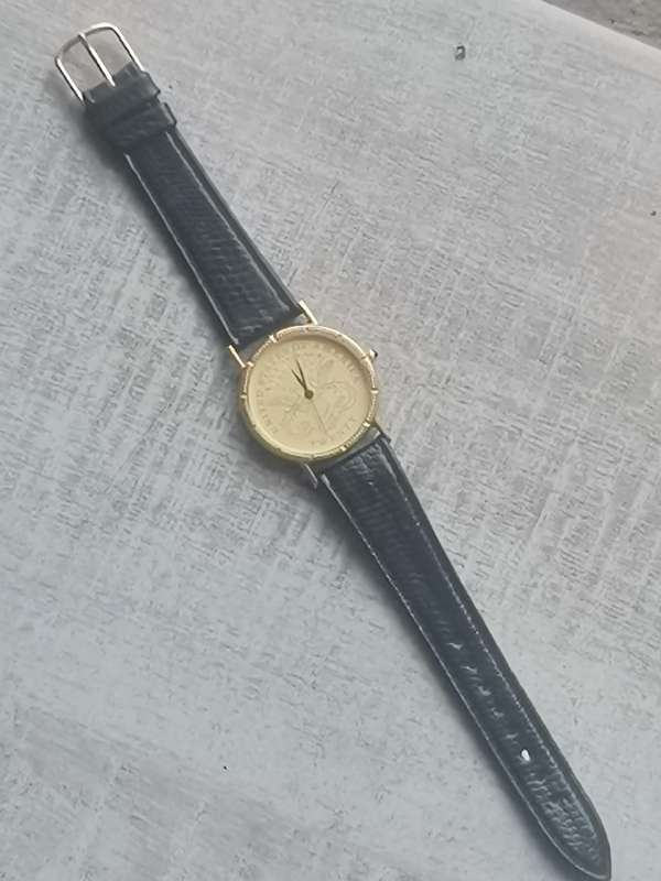 MENS SONIC USA GOLD WATCH IN EXCELLENT WORKING CONDITION