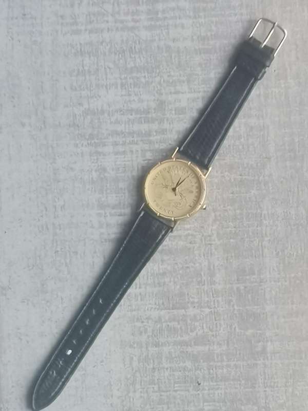 MENS SONIC USA GOLD WATCH IN EXCELLENT WORKING CONDITION