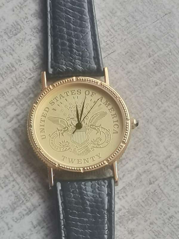 MENS SONIC USA GOLD WATCH IN EXCELLENT WORKING CONDITION