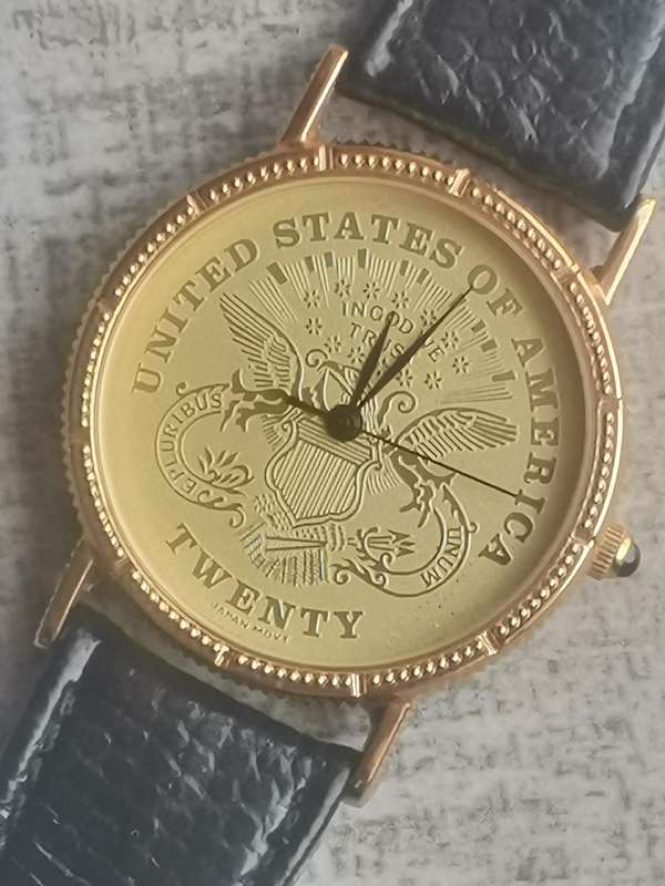MENS SONIC USA GOLD WATCH IN EXCELLENT WORKING CONDITION