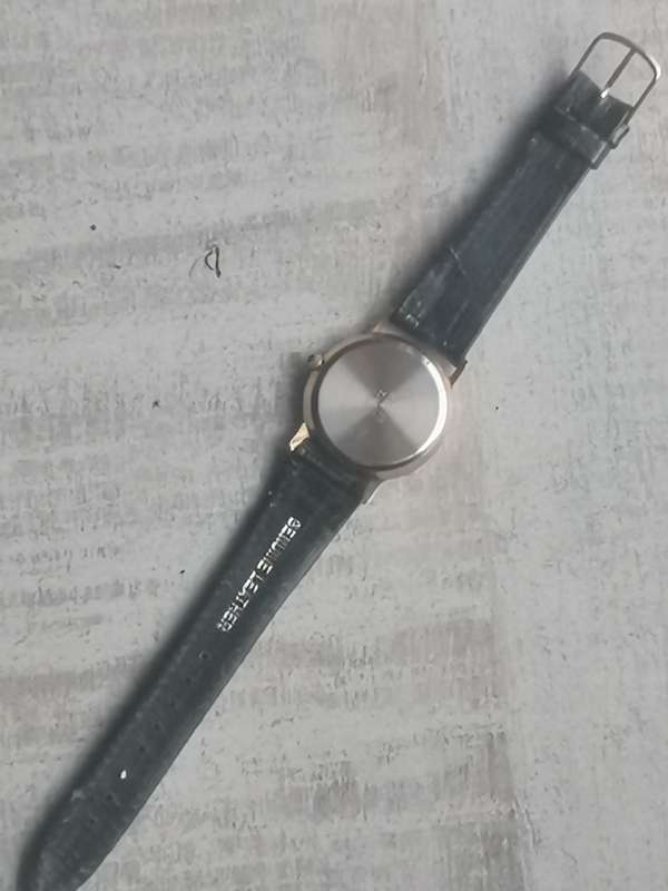 MENS SONIC USA GOLD WATCH IN EXCELLENT WORKING CONDITION