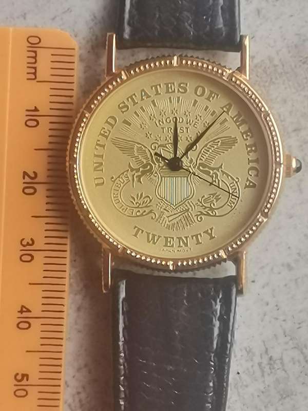 MENS SONIC USA GOLD WATCH IN EXCELLENT WORKING CONDITION