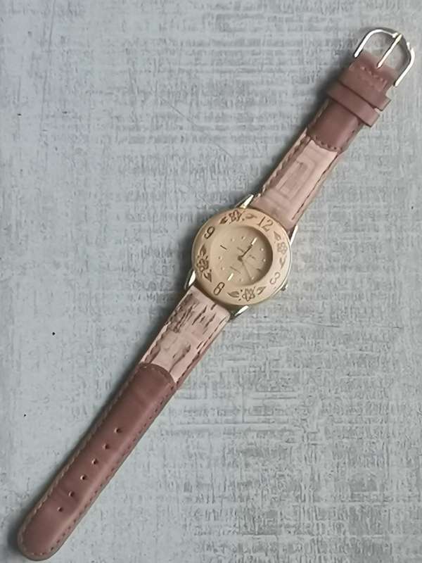 REYMAND JEWELS LADIES WATCH IN EXCELLENT WORKING CONDITION