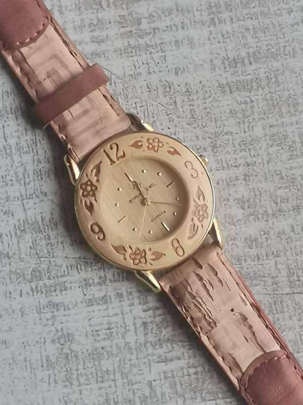 REYMAND JEWELS LADIES WATCH IN EXCELLENT WORKING CONDITION