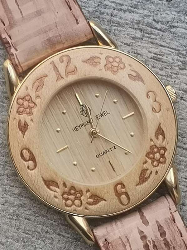 REYMAND JEWELS LADIES WATCH IN EXCELLENT WORKING CONDITION