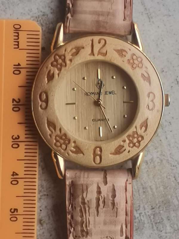REYMAND JEWELS LADIES WATCH IN EXCELLENT WORKING CONDITION