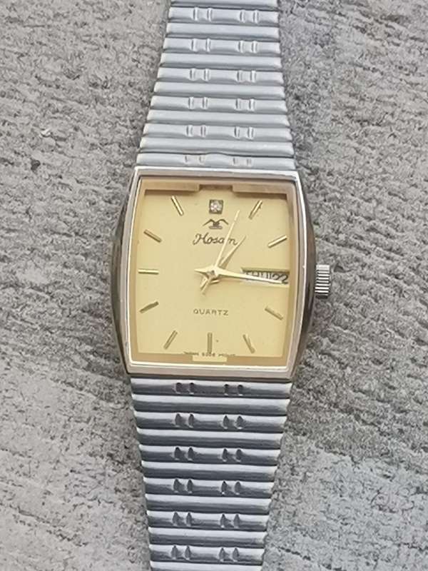 LADIES HOSAM STAINLESS STEEL WATCH WITH DAY/DATE FUNCTION IN EXCELLENT WORKING CONDITION
