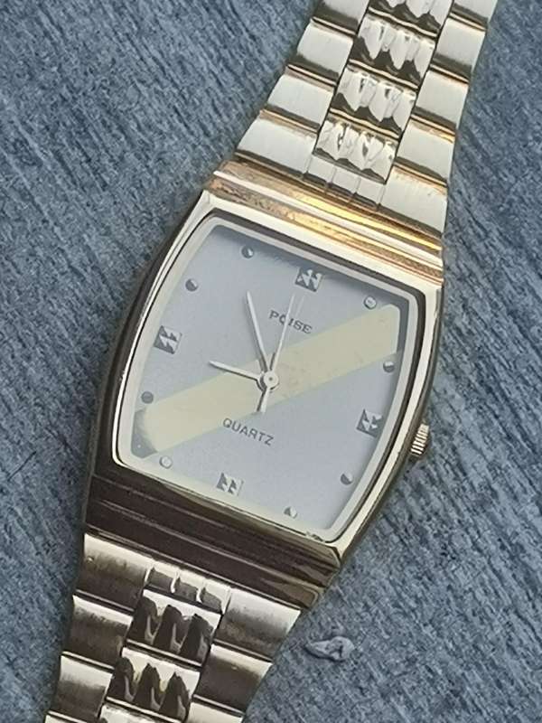 MENS VINTAGE POISE GOLD WATCH IN EXCELLENT WORKING CONDITION - NEW OLD STOCK