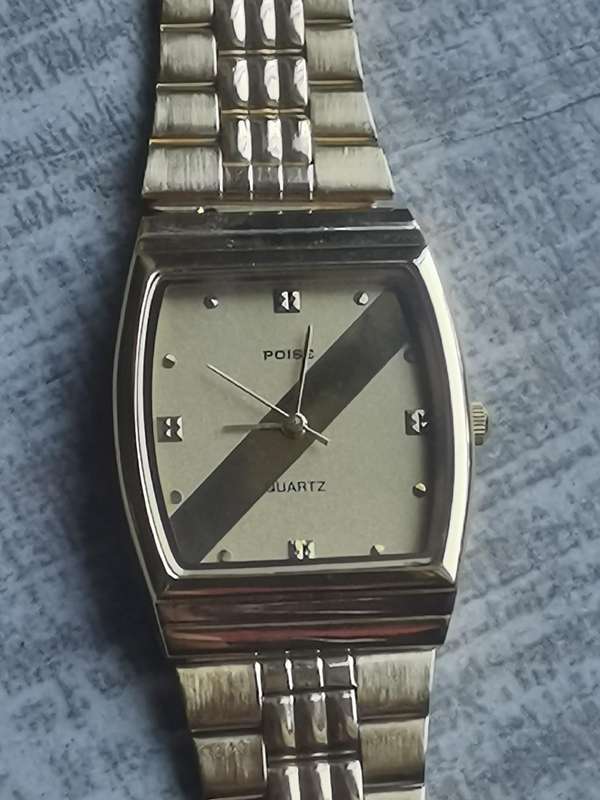 MENS VINTAGE POISE GOLD WATCH IN EXCELLENT WORKING CONDITION - NEW OLD STOCK