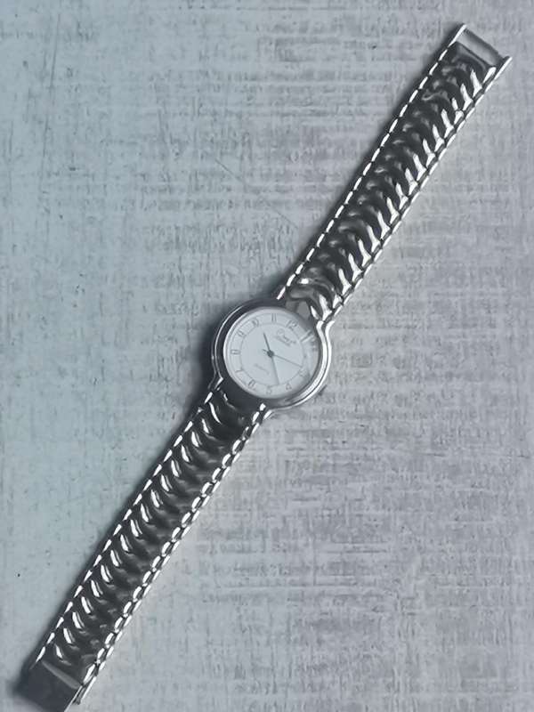 MENS VINTAGE OMAX 2 TONE WATCH IN EXCELLENT WORKING CONDITION - NEW OLD STOCK