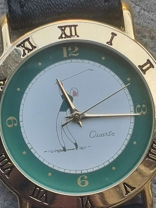 MENS CHEVAL GOLD WATCH IN EXCELLENT WORKING CONDITION