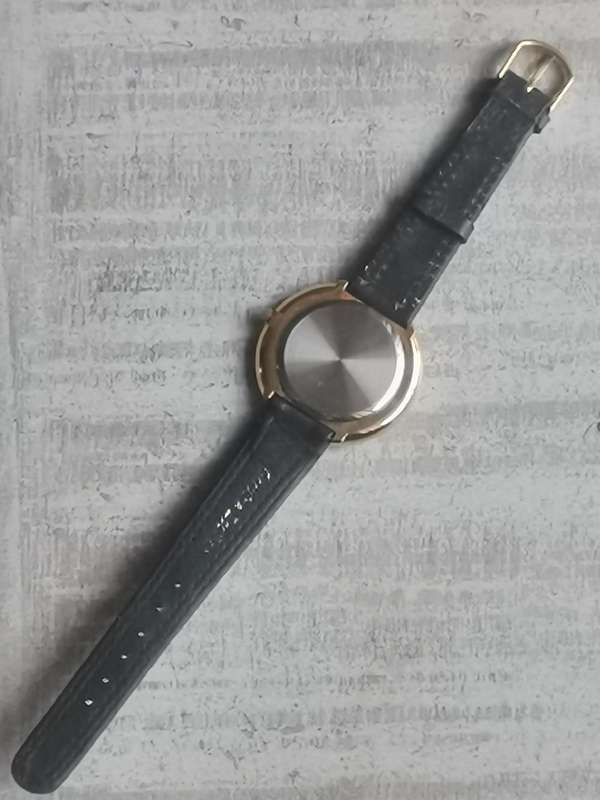 STUNNING LADIES SHIVAS SPORTS WATCH IN EXCELLENT WORKING CONDITION