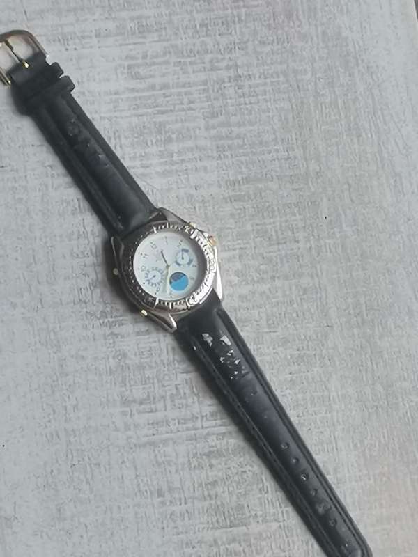 MENS DUMONT 200M WATCH IN EXCELLENT WORKING CONDITION