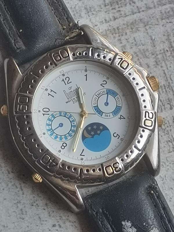 MENS DUMONT 200M WATCH IN EXCELLENT WORKING CONDITION
