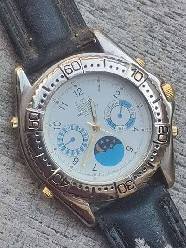 MENS DUMONT 200M WATCH IN EXCELLENT WORKING CONDITION