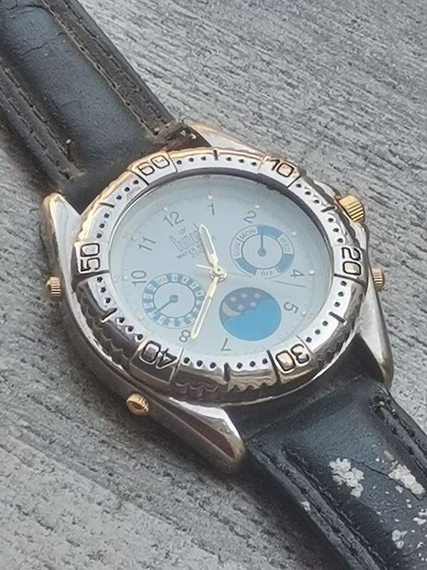 MENS DUMONT 200M WATCH IN EXCELLENT WORKING CONDITION