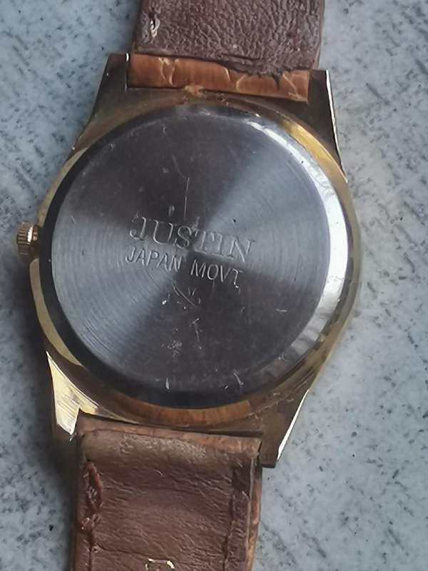 MENS/BOYS VINTAGE JUSTIN MICKEY MOUSE WATCH IN EXCELLENT WORKING CONDITION