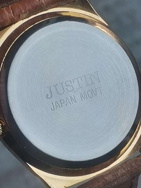 MENS/BOYS VINTAGE JUSTIN MICKEY MOUSE WATCH IN EXCELLENT WORKING CONDITION
