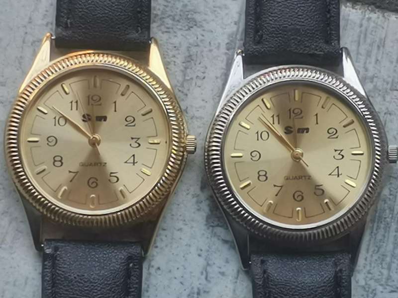 MENS SET OF SUN WATCHES 1 SILVER AND 1 GOLD BOTH IN EXCELLENT WORKING CONDITION - BIDDING FOR BOTH
