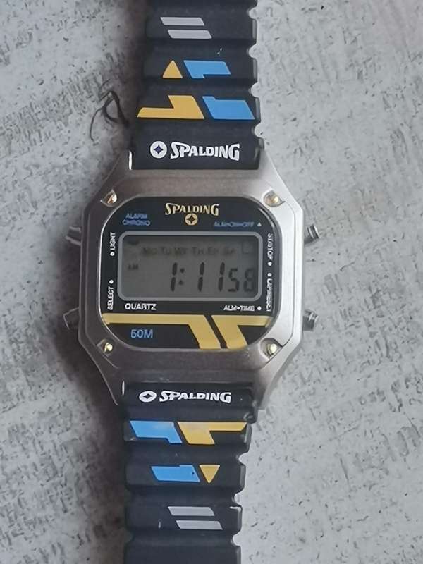 MENS VINTAGE SPALDING DIGITAL WATCH - READ DESCRIPTION