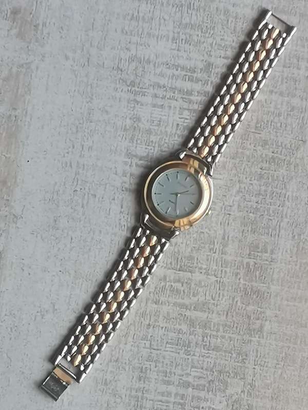 VINTAGE MENS POISE 2 TONE WATCH IN EXCELLENT WORKING CONDITION - NEW OLD STOCK
