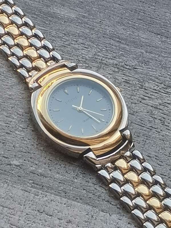 VINTAGE MENS POISE 2 TONE WATCH IN EXCELLENT WORKING CONDITION - NEW OLD STOCK