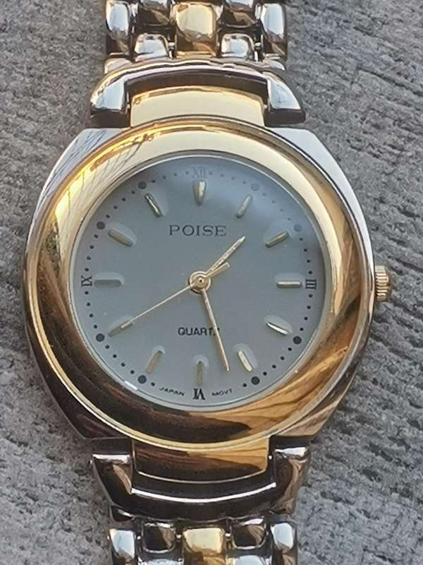 VINTAGE MENS POISE 2 TONE WATCH IN EXCELLENT WORKING CONDITION - NEW OLD STOCK