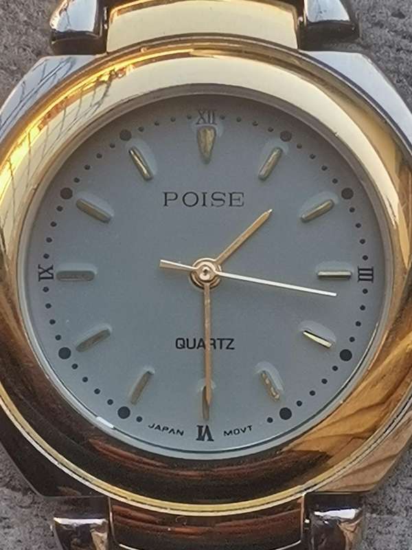 VINTAGE MENS POISE 2 TONE WATCH IN EXCELLENT WORKING CONDITION - NEW OLD STOCK