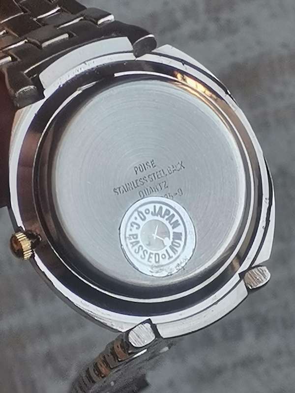 VINTAGE MENS POISE 2 TONE WATCH IN EXCELLENT WORKING CONDITION - NEW OLD STOCK