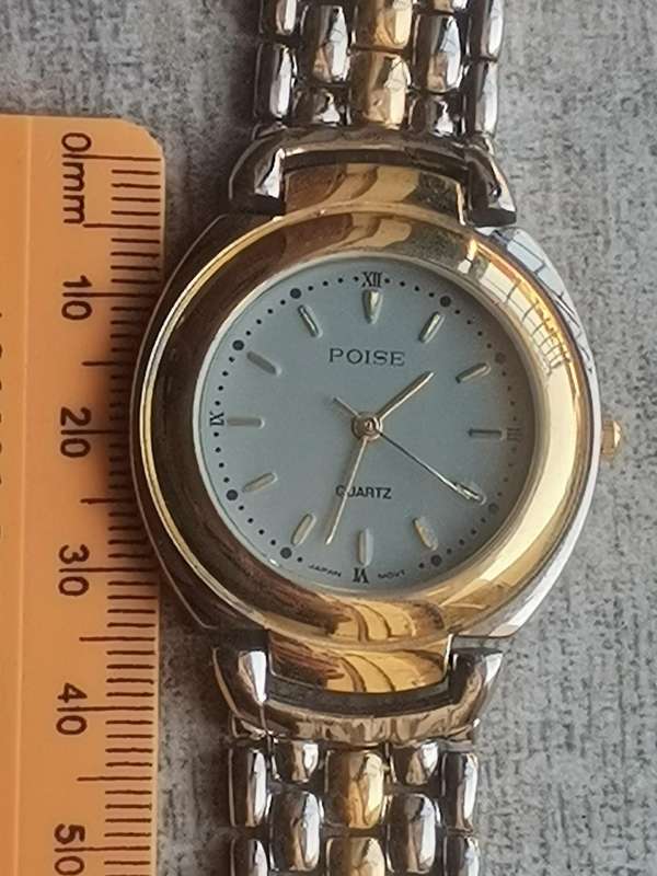 VINTAGE MENS POISE 2 TONE WATCH IN EXCELLENT WORKING CONDITION - NEW OLD STOCK