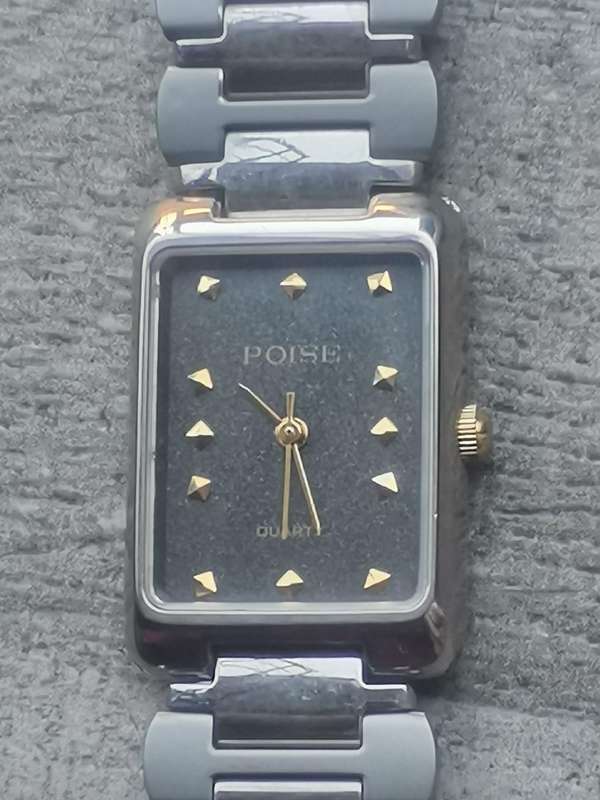 LADIES STAINLESS STEEL POISE WATCH IN EXCELLENT WORKING CONDITION