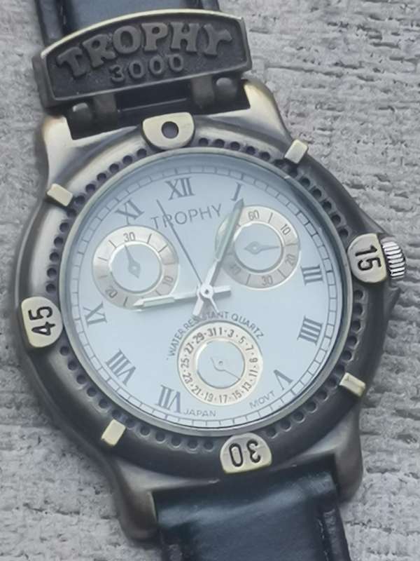 MENS VINTAGE TROPHY 3000 BRONZE WATCH IN EXCELLENT WORKING CONDITION