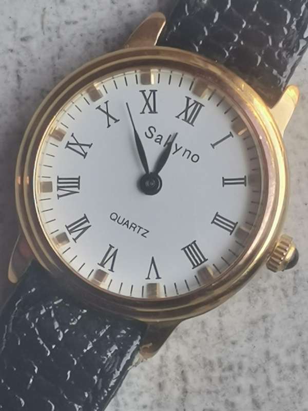 LADIES SAKYNO GOLD PLATED WATCH IN EXCELLENT WORKING CONDITION