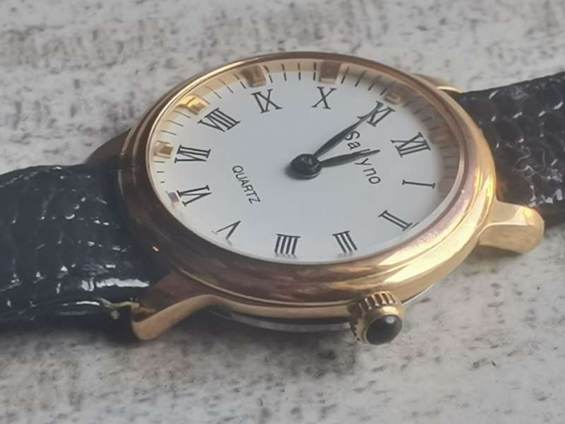 LADIES SAKYNO GOLD PLATED WATCH IN EXCELLENT WORKING CONDITION