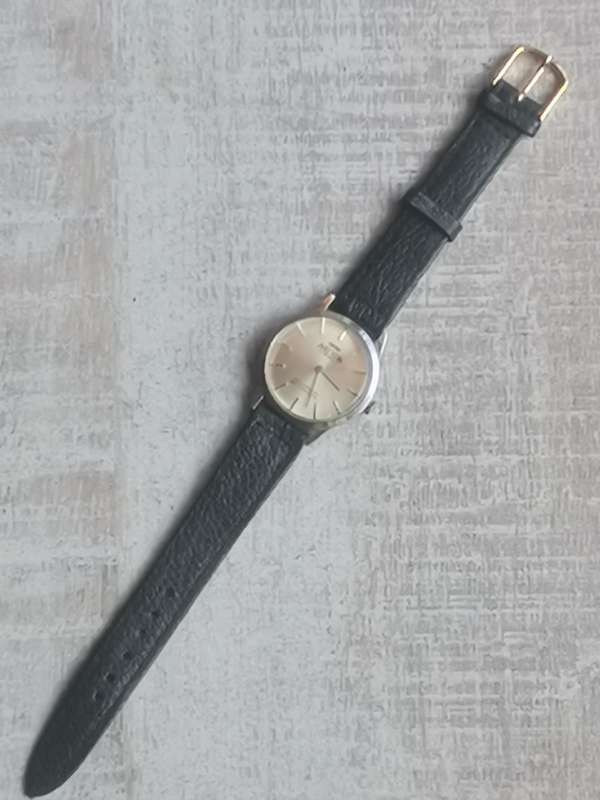 MENS VINTAGE NELSON 17 JEWELS WATCH IN GOOD WORKING CONDITION
