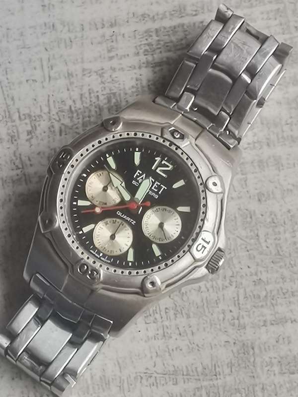 MENS FACET ALL STAINLESS STEEL WATCH IN EXCELLENT WORKING CONDITION