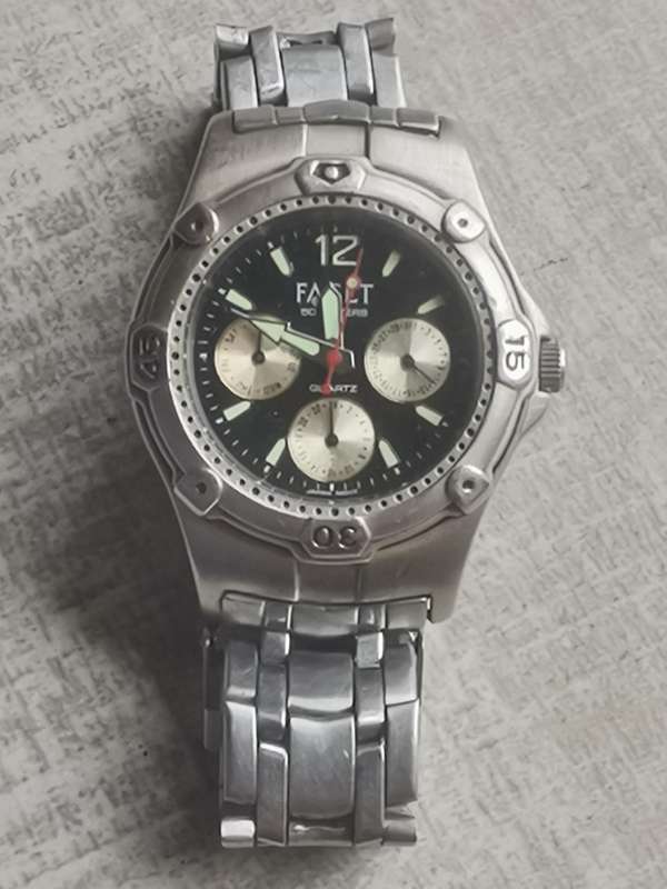 MENS FACET ALL STAINLESS STEEL WATCH IN EXCELLENT WORKING CONDITION