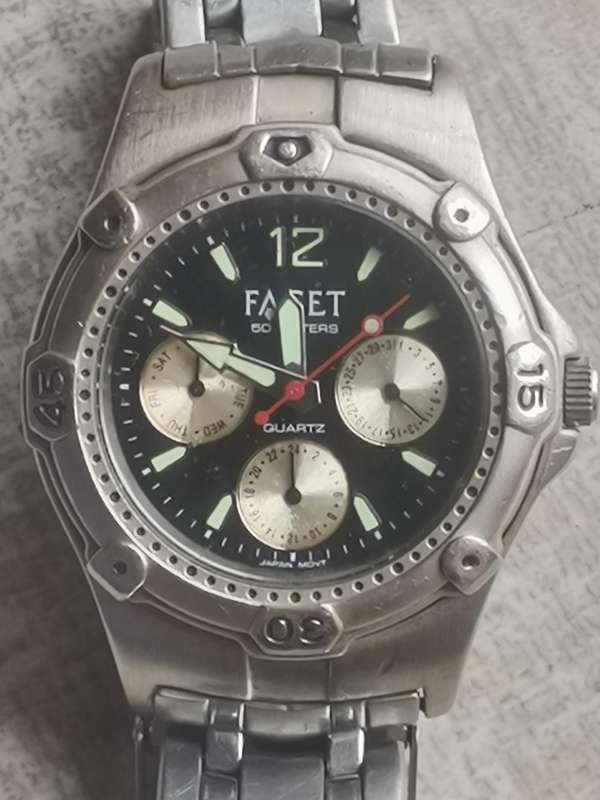 MENS FACET ALL STAINLESS STEEL WATCH IN EXCELLENT WORKING CONDITION