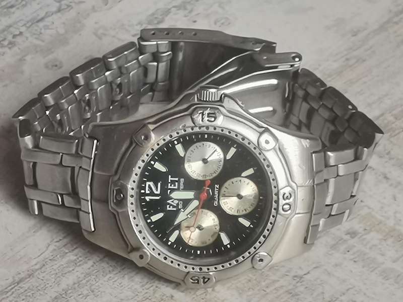 MENS FACET ALL STAINLESS STEEL WATCH IN EXCELLENT WORKING CONDITION