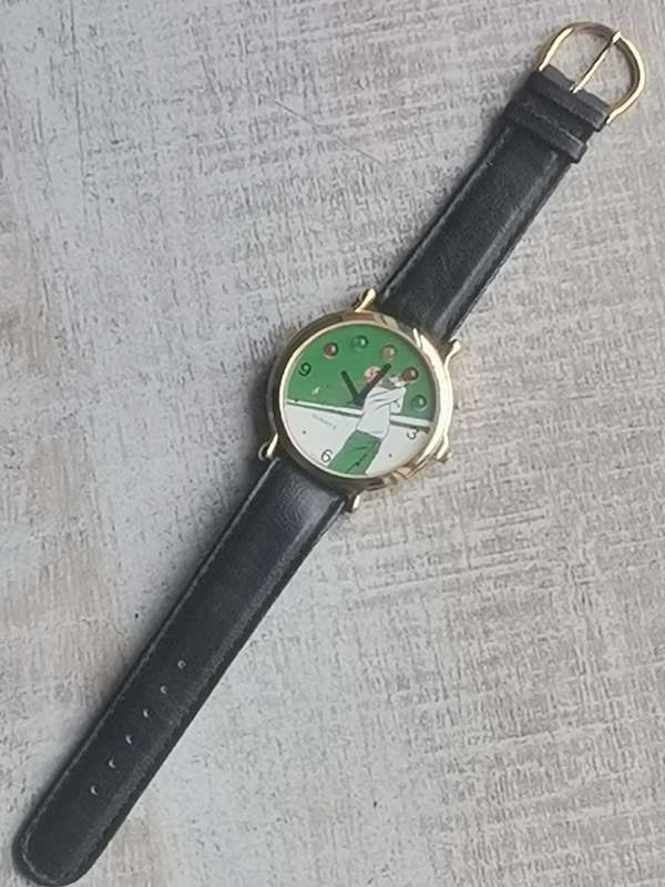 VINTAGE MENS LEGEND GOLF GOLD PLATED WATCH WITH FLICKERING LIGHTS IN EXCELLENT WORKING CONDITION