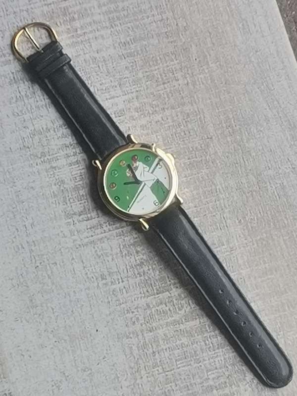 VINTAGE MENS LEGEND GOLF GOLD PLATED WATCH WITH FLICKERING LIGHTS IN EXCELLENT WORKING CONDITION