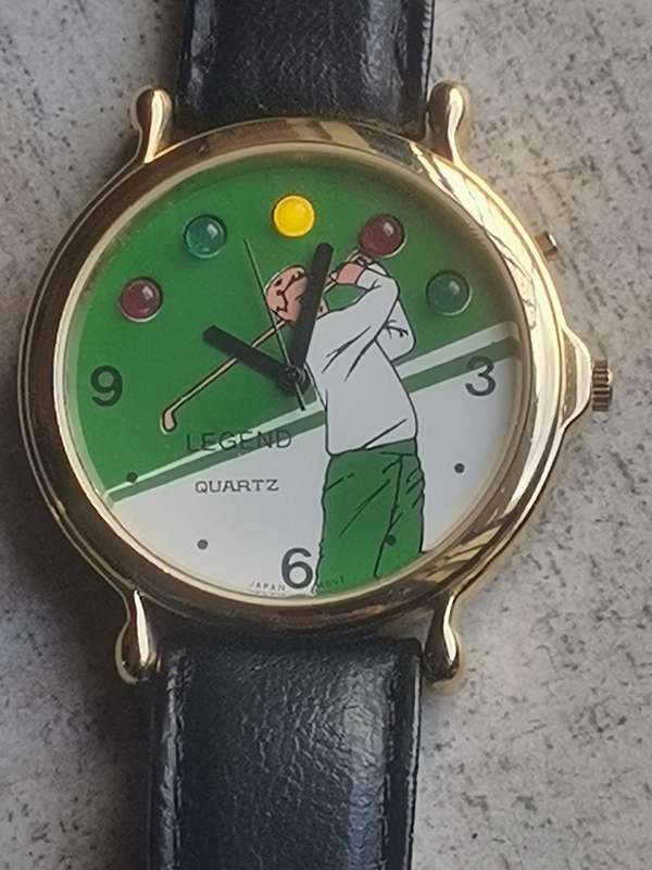 VINTAGE MENS LEGEND GOLF GOLD PLATED WATCH WITH FLICKERING LIGHTS IN EXCELLENT WORKING CONDITION
