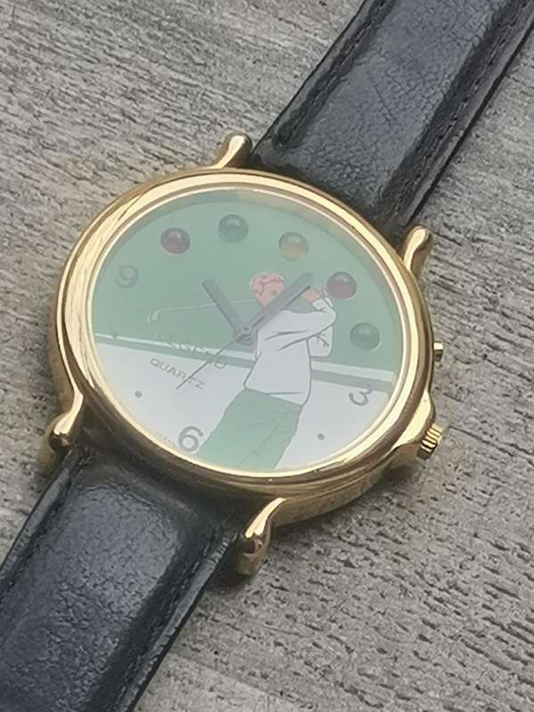 VINTAGE MENS LEGEND GOLF GOLD PLATED WATCH WITH FLICKERING LIGHTS IN EXCELLENT WORKING CONDITION