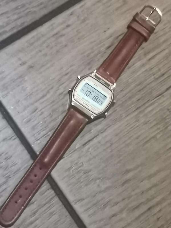 MENS VINTAGE MALCO DIGITAL WATCH IN EXCELLENT WORKING CONDITION