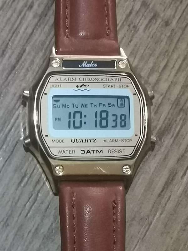 MENS VINTAGE MALCO DIGITAL WATCH IN EXCELLENT WORKING CONDITION