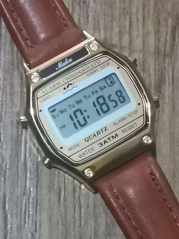 MENS VINTAGE MALCO DIGITAL WATCH IN EXCELLENT WORKING CONDITION