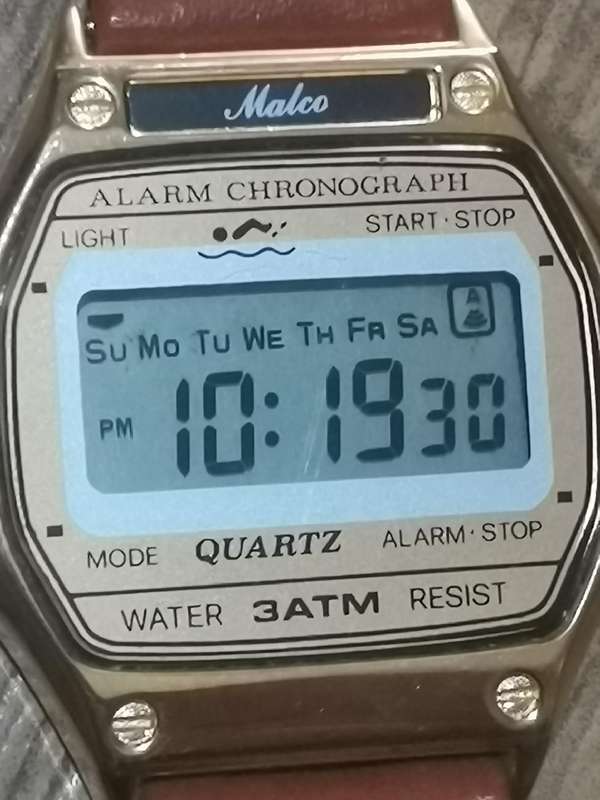 MENS VINTAGE MALCO DIGITAL WATCH IN EXCELLENT WORKING CONDITION