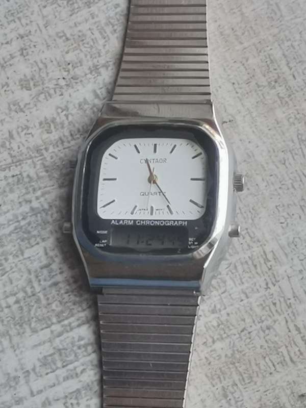 MENS VINTAGE CYNTAOR STAINLESS STEEL ANALOG/DIGITAL WATCH IN EXCELLENT WORKING CONDITION