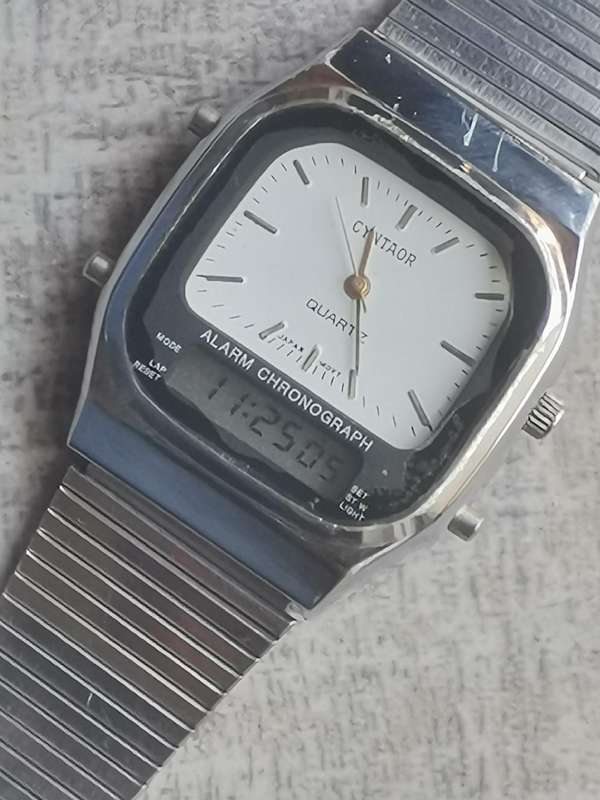 MENS VINTAGE CYNTAOR STAINLESS STEEL ANALOG/DIGITAL WATCH IN EXCELLENT WORKING CONDITION