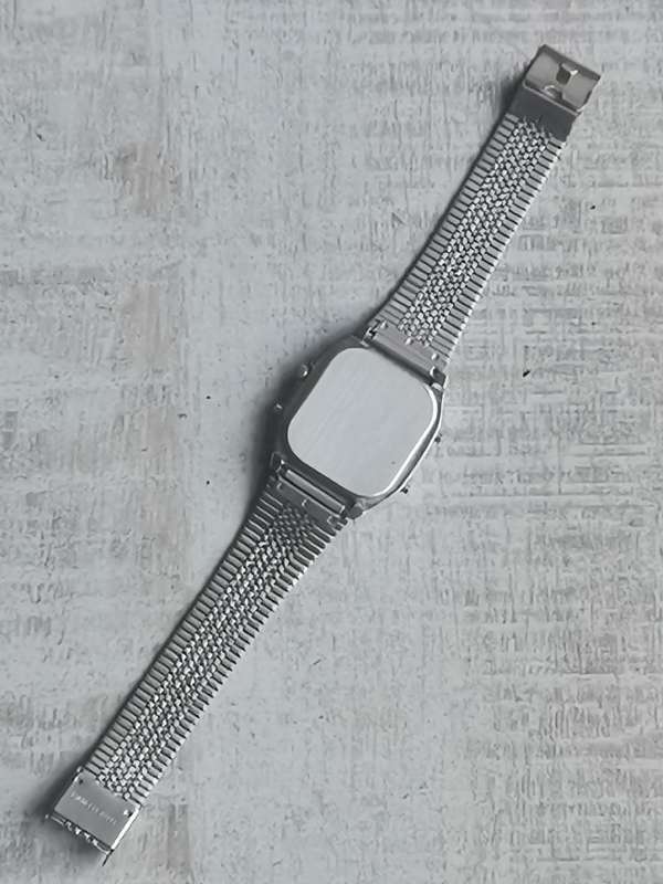 MENS VINTAGE CYNTAOR STAINLESS STEEL ANALOG/DIGITAL WATCH IN EXCELLENT WORKING CONDITION